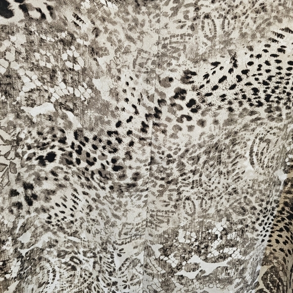 Chico's Size 3 Leopard Print Long Sleeve Blouse - Picture 8 of 11